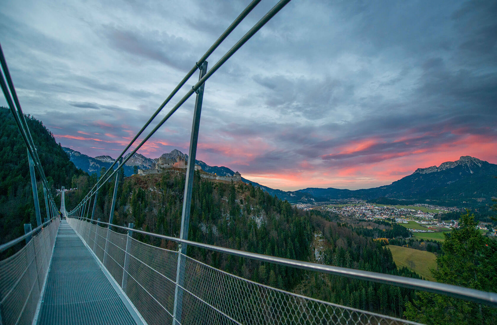 Burgruine Ehrenberg und highline179