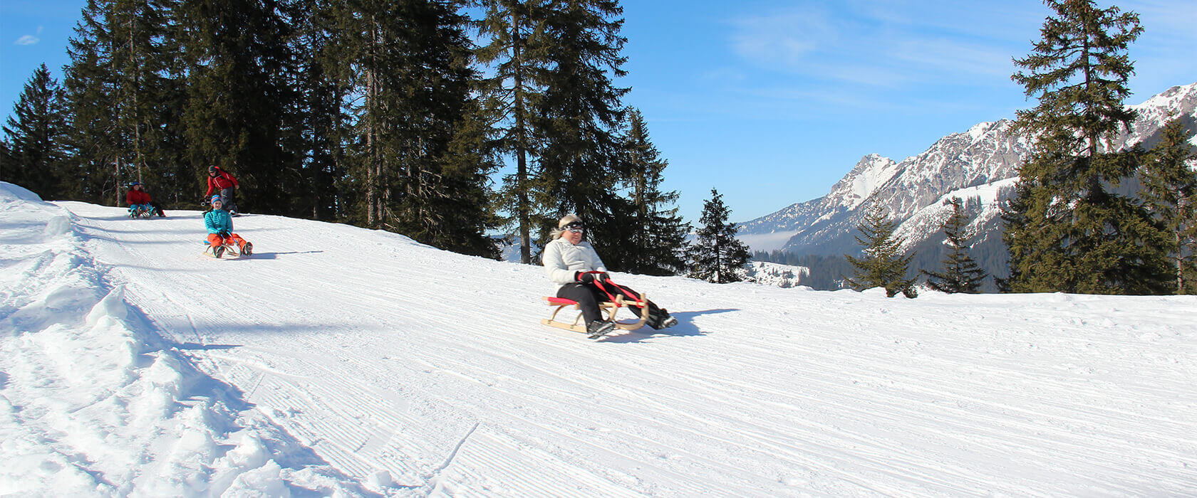 Rodeln & Schlittenfahren im Winterurlaub am Haldensee im Tannheimer Tal