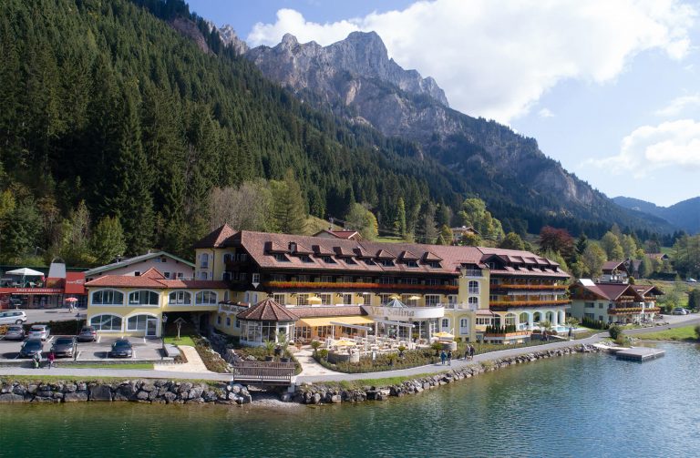 Hotel Am Haldensee Tannheimer Tal Via Salina Hotel Via Salina – direkt am See im Tannheimer Tal in Tirol