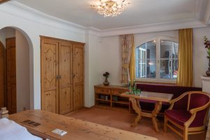 Turmzimmer mit Sitzecke