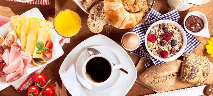 Sonntagsfrühstück am See